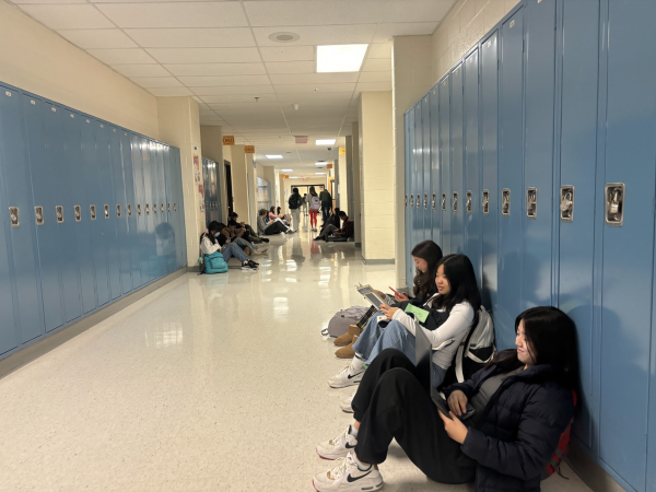 Photo of the Day: Students study in language hallway